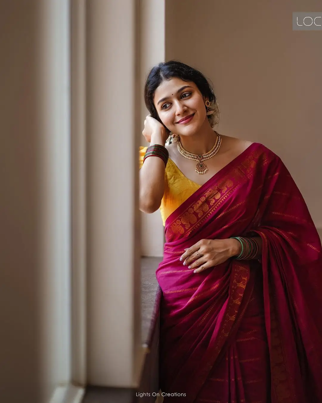 Indian Actress Anarkali Nazar Stills in Maroon Saree Yellow Blouse